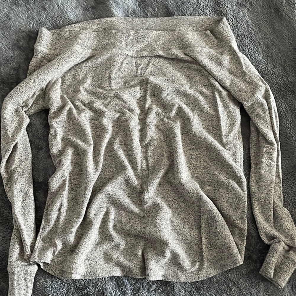 Z supply. Light gray. Size medium light sweater. Great condition.